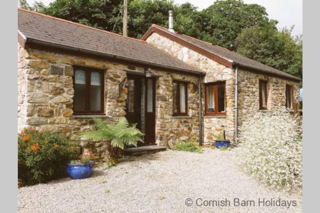 The Snug At Cornish Barn Holidays 트루로 외부 사진