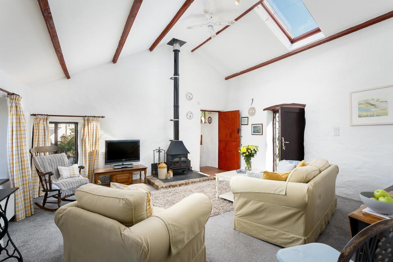 The Snug At Cornish Barn Holidays 트루로 외부 사진